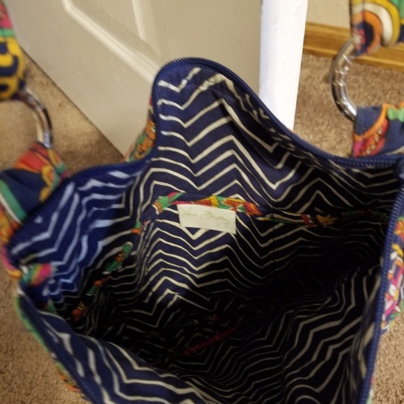 Vera Bradley crossbody - Picture 3 of 5